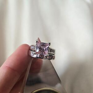 Silver with pink stones wedding set size 7, new and unused